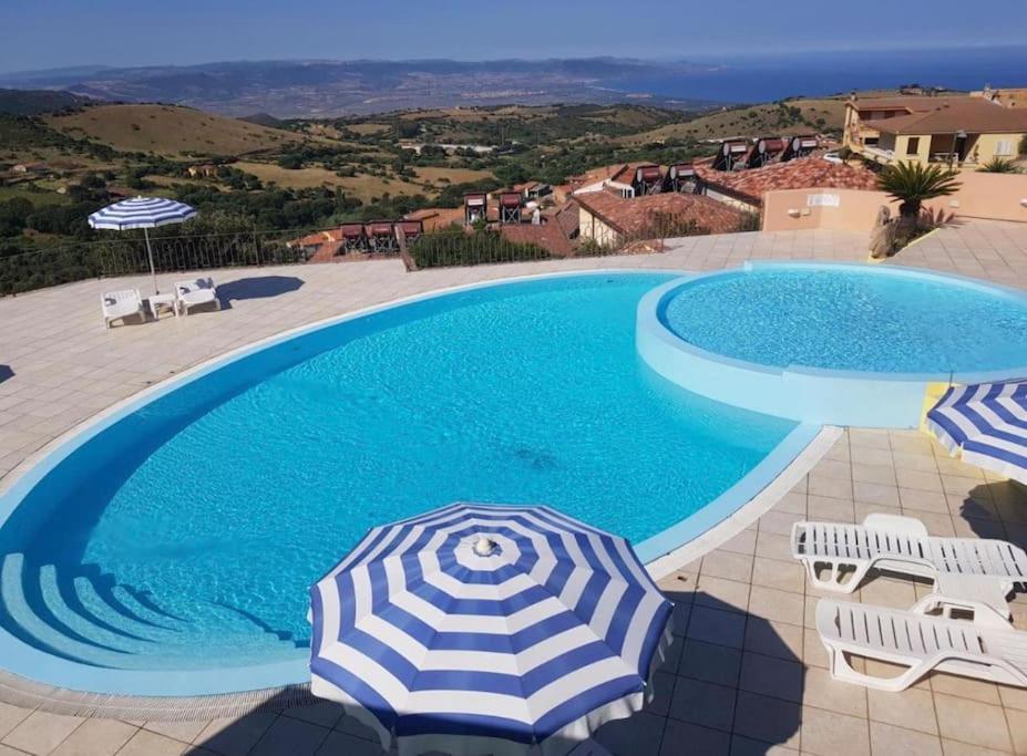 Casa Smeralda - Piscina E Vista Sul Mare! Trinità dʼAgultu Esterno foto